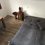 Apartment Bel Art Etage Mit Grossem Parkplatz