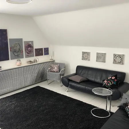 Bel Art Etage Mit Grossem Parkplatz Apartment Haan