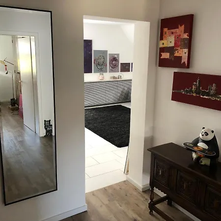 Διαμέρισμα Bel Art Etage Mit Grossem Parkplatz Haan