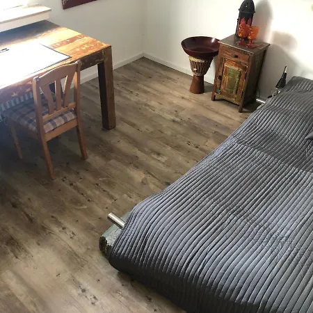 Bel Art Etage Mit Grossem Parkplatz * 哈恩