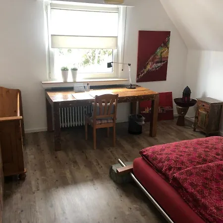 Bel Art Etage Mit Grossem Parkplatz Хан