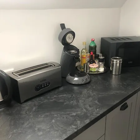 Bel Art Etage Mit Grossem Parkplatz Хан