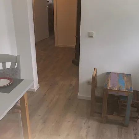 Bel Art Etage Mit Grossem Parkplatz Διαμέρισμα *