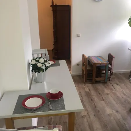 Bel Art Etage Mit Grossem Parkplatz Апартаменты Хан