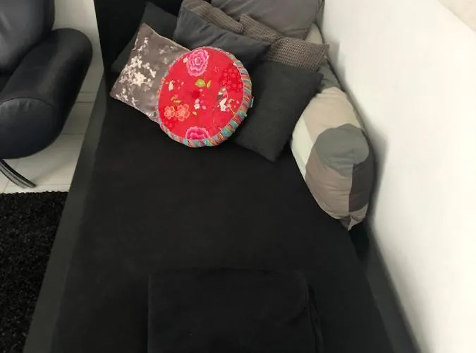 Lejlighed Bel Art Etage Mit Grossem Parkplatz *