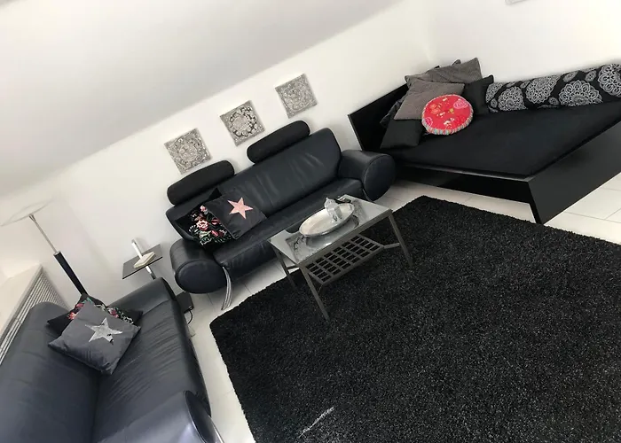 Lejlighed Bel Art Etage Mit Grossem Parkplatz