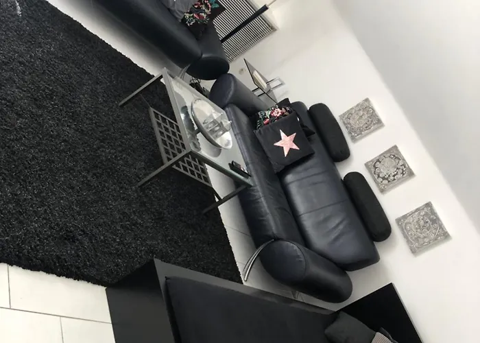 Bel Art Etage Mit Grossem Parkplatz *